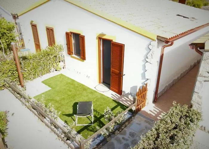 Comfy Sardinian Retreat With Pool Access Apartman Villavecchia