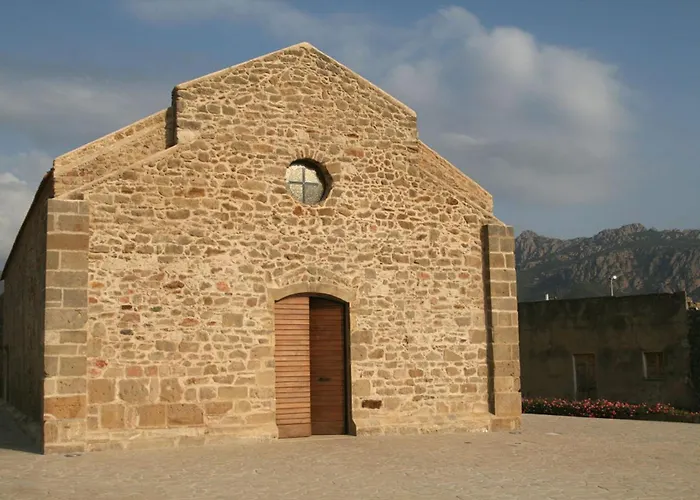 Comfy Sardinian Retreat With Pool Access Apartman Villavecchia